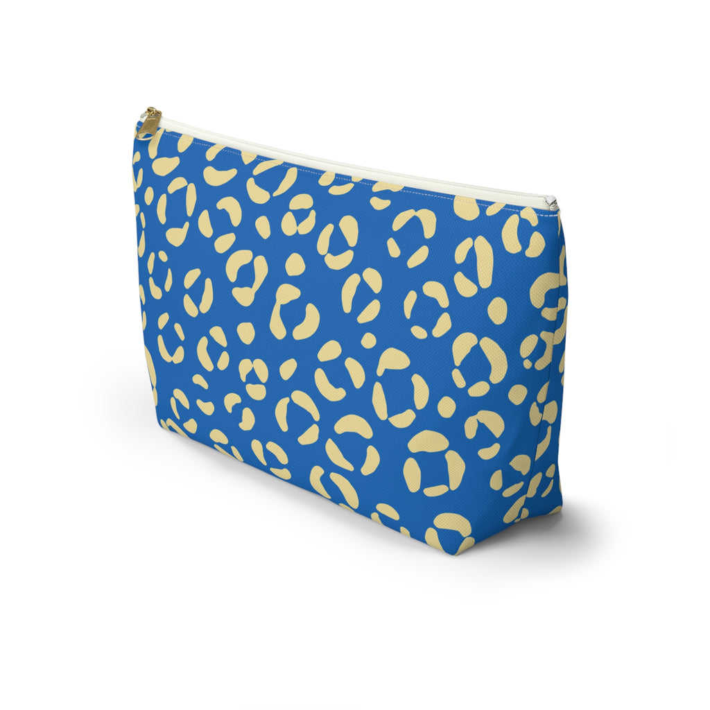 Leopard print makeup bag with T-shaped bottom seen from the side