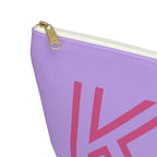 Close-up of the gold zipper pull and pink letter on the lavender personalized makeup bag